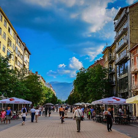 5 Seconds Away From The Main Street, Free Secured Parking Apartment София Екстериор снимка