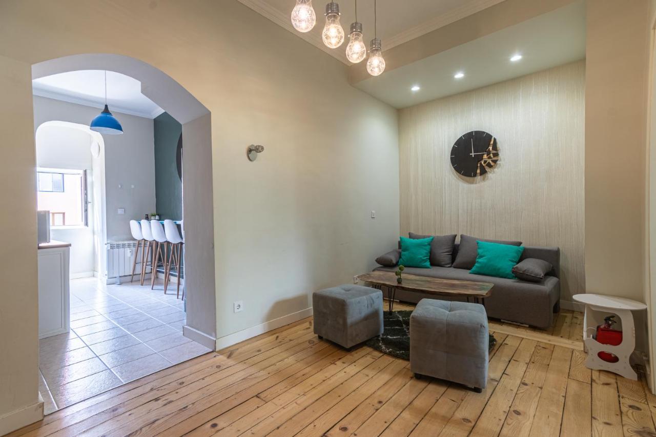 5 Seconds Away From The Main Street, Free Secured Parking Apartment София Екстериор снимка