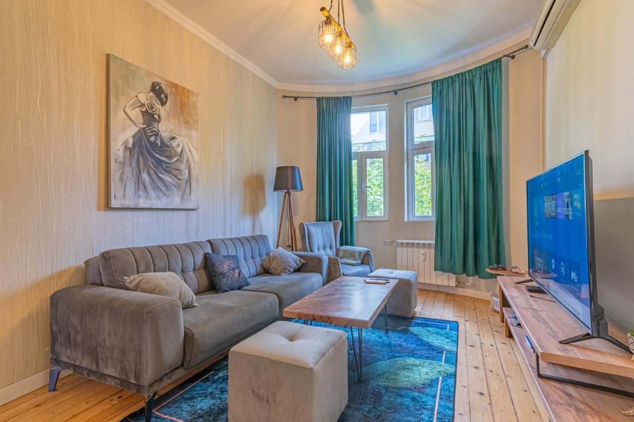 5 Seconds Away From The Main Street, Free Secured Parking Apartment София Екстериор снимка
