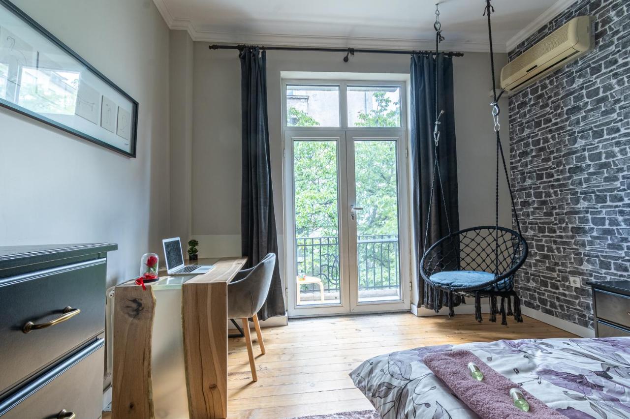 5 Seconds Away From The Main Street, Free Secured Parking Apartment София Екстериор снимка