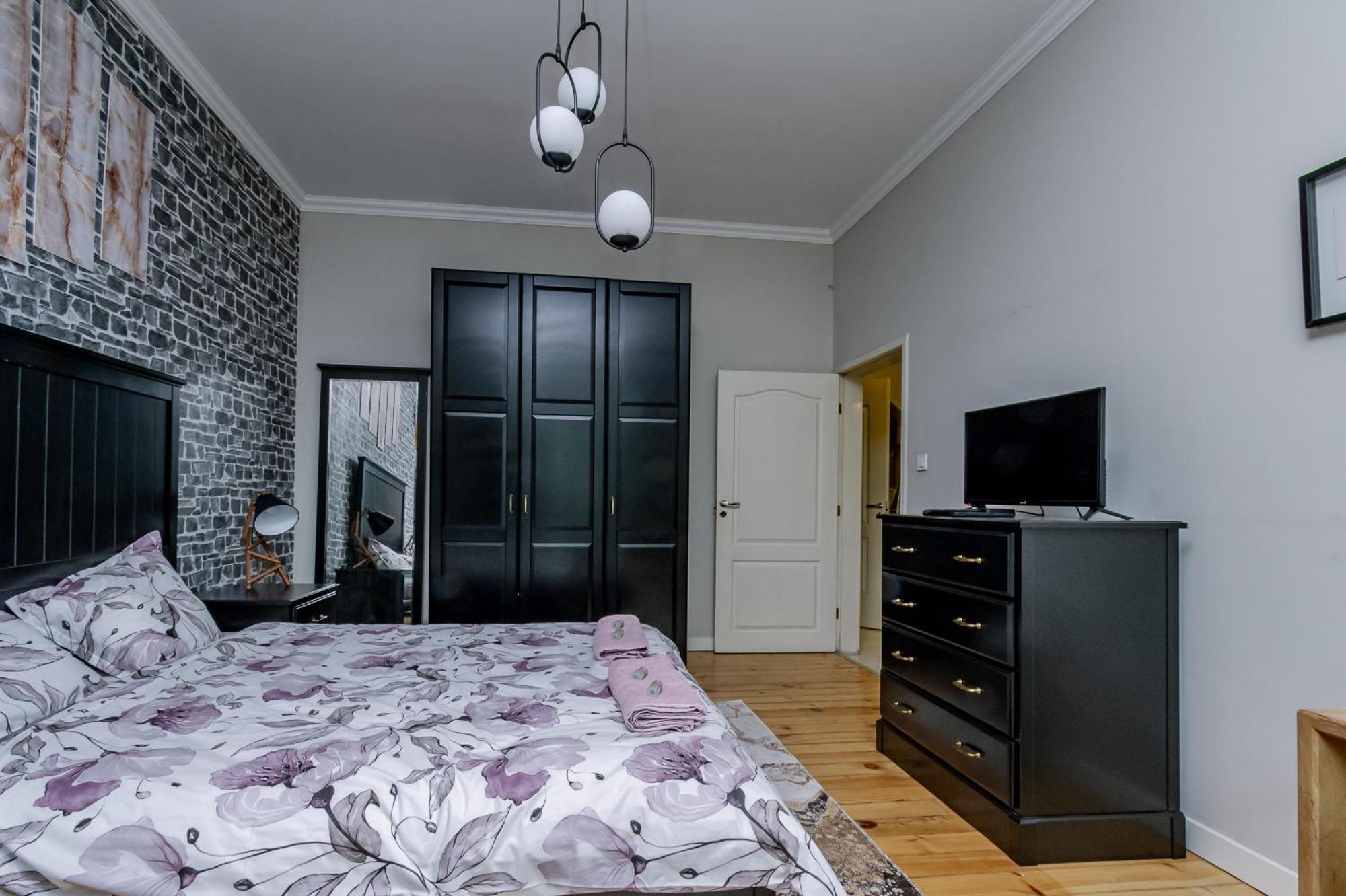 5 Seconds Away From The Main Street, Free Secured Parking Apartment София Екстериор снимка